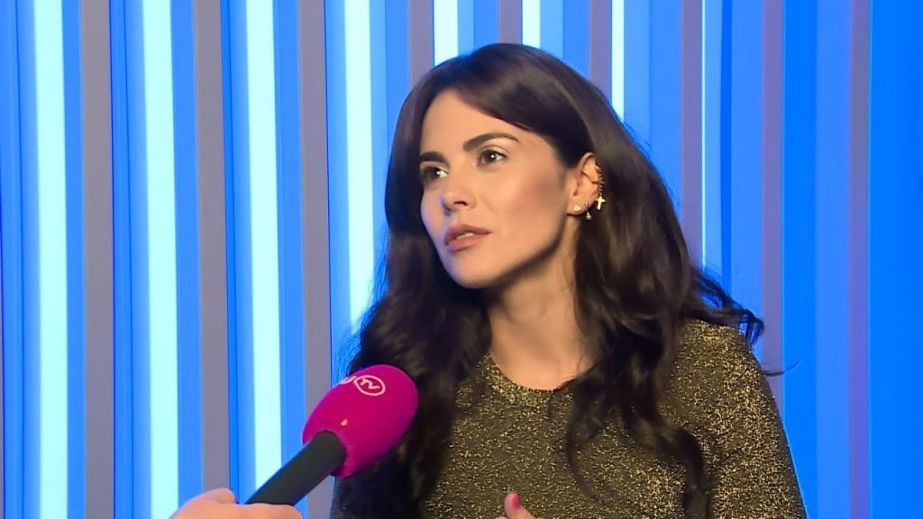 Настя Каменских родила дочь: фото и подробности из личной жизни и карьеры