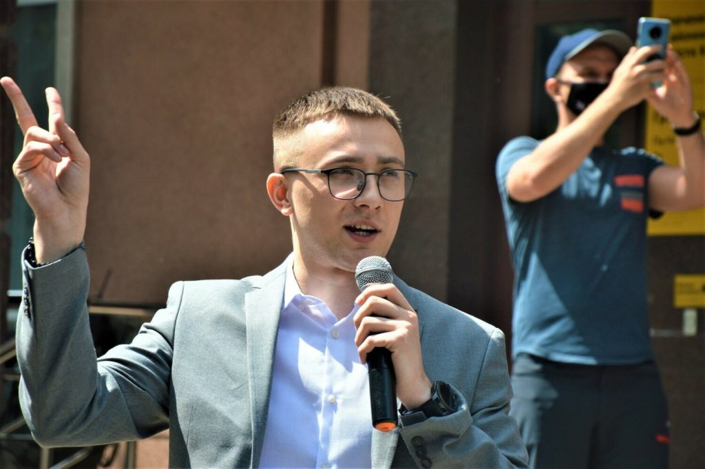 Хто Такий Стерненко: Біографія, Діяльність і Особисте Життя
